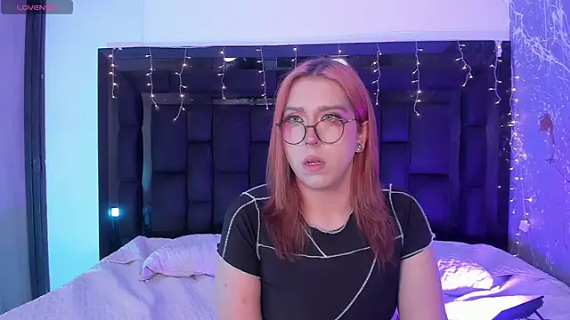 Snapshot of JanneBlossom_ chatting on 12/19/25, 09:55 JanneBlossom online show from 12/19/25, 09:55