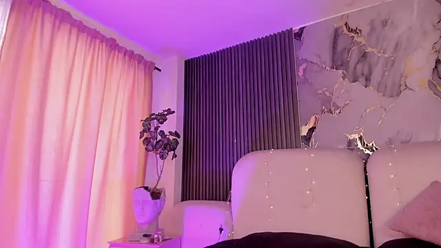 JanneBlossom  online show from 04/22/26, 08:43