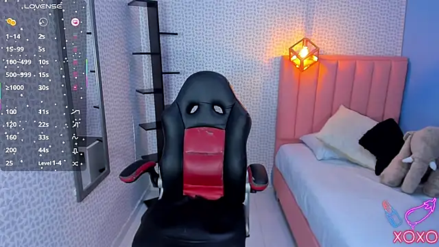 ZALLYWESTER online show from 10/29/25, 07:48