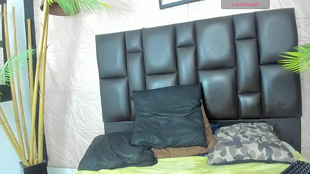 Snapshot of Maicol_ortiz chatting on 10/25/25, 10:04 Maicol ortiz online show from 10/25/25, 10:04