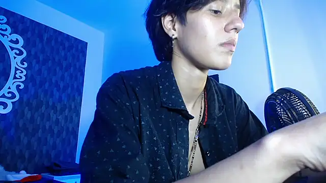 Ghost  Girl  online show from 12/13/25, 07:53