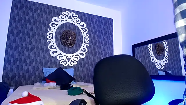 Ghost  Girl  online show from 12/20/25, 06:15