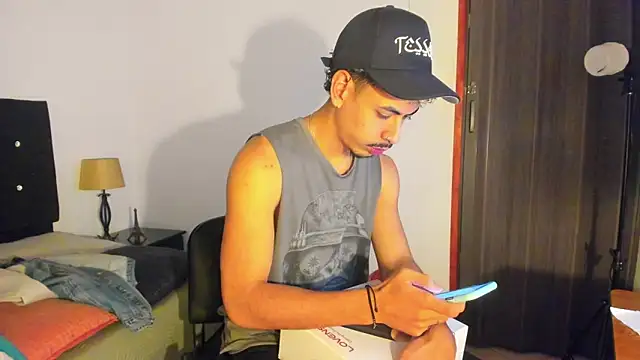 Snapshot of marlon_texeira chatting on 10/26/25, 02:50 marlon texeira online show from 10/26/25, 02:50