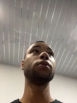 Snapshot of Hot2gether69 chatting on 10/31/25, 03:35 Hot2gether69 online show from 10/31/25, 03:35