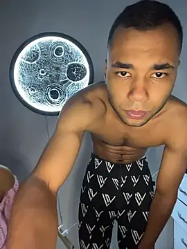 Snapshot of Hot2gether69 chatting on 11/20/25, 09:14 Hot2gether69 online show from 11/20/25, 09:14