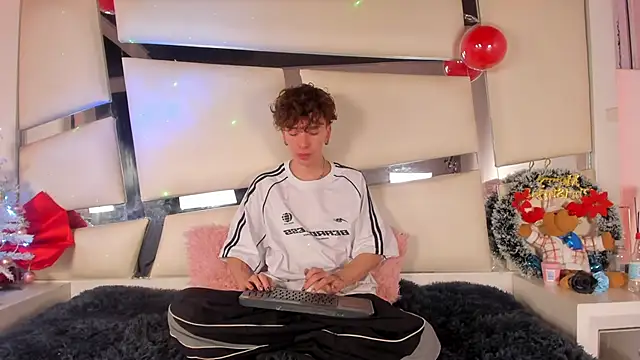 Snapshot of Genesis_ask chatting on 12/18/25, 04:07 Genesis ask online show from 12/18/25, 04:07