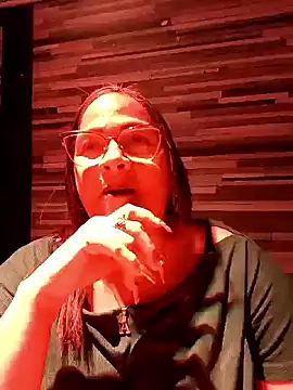 Snapshot of Angie_milf50 chatting on 06/20/26, 05:32 Angie milf50 online show from 06/20/26, 05:32