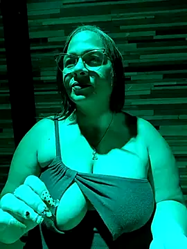 Snapshot of Angie_milf50 chatting on 06/28/26, 04:07 Angie milf50 online show from 06/28/26, 04:07