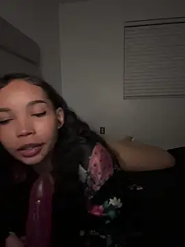 nikkiloveee online show from 02/13/26, 06:20