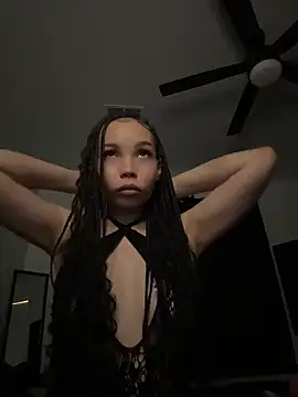Snapshot of nikkiloveee chatting on 06/14/26, 02:46 nikkiloveee online show from 06/14/26, 02:46
