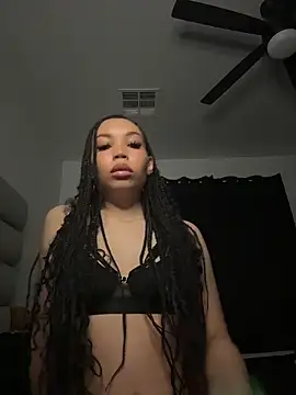 Snapshot of nikkiloveee chatting on 06/17/26, 05:21 nikkiloveee online show from 06/17/26, 05:21