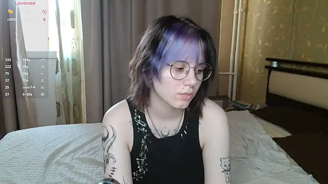 Snapshot of KellePourier chatting on 07/23/26, 07:17 KellePourier online show from 07/23/26, 07:17