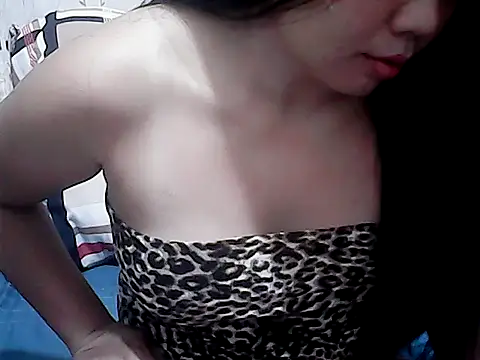 Snapshot of MahusaynaPiinay chatting on 06/17/26, 11:27 MahusaynaPiinay online show from 06/17/26, 11:27