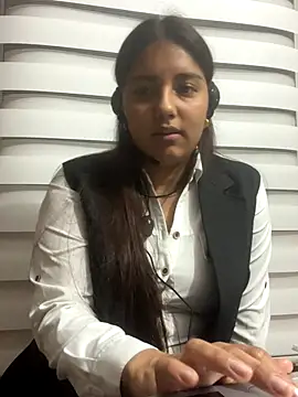 Au-rora online show from 11/30/25, 04:16