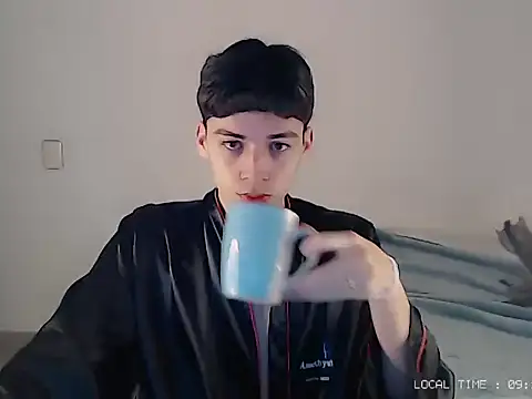 Sett 01 online show from 11/18/25, 02:17