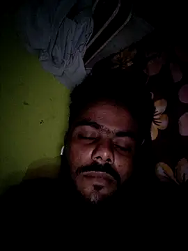 Snapshot of devil_boy_0909 chatting on 10/27/25, 04:11 devil boy 0909 online show from 10/27/25, 04:11