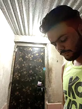 Snapshot of devil_boy_0909 chatting on 10/28/25, 04:20 devil boy 0909 online show from 10/28/25, 04:20