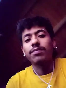 SkinniYamo online show from 04/18/26, 05:22