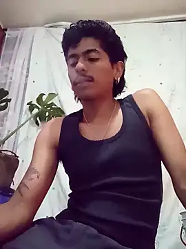 SkinniYamo online show from 04/23/26, 03:08