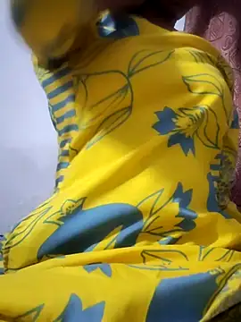 Hot-Rubyy online show from 04/23/26, 01:13