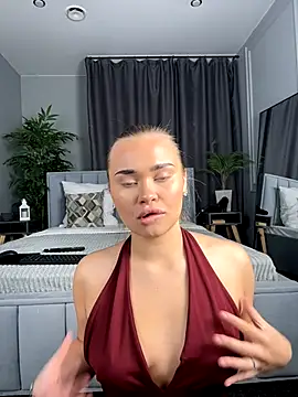 Snapshot of MilaRaven chatting on 11/20/25, 10:04 MilaRaven online show from 11/20/25, 10:04