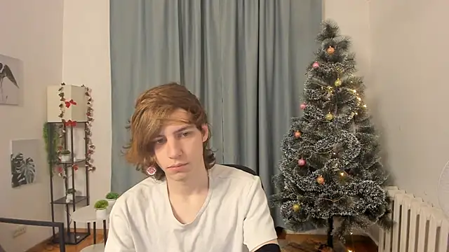 AvenGlow online show from 12/21/25, 05:03