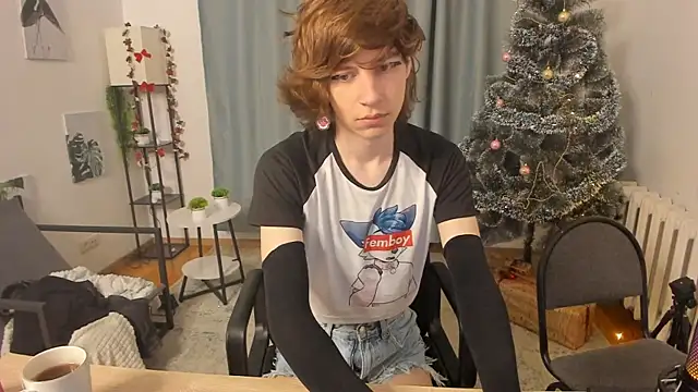 AvenGlow online show from 12/23/25, 03:48