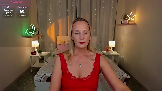 ScarlettPalmer online show from 10/31/25, 10:16