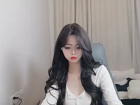 onnijiang123 online show from 10/31/25, 09:54