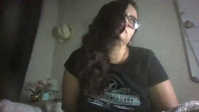 Snapshot of lilMissMarli chatting on 04/14/26, 12:27 lilMissMarli online show from 04/14/26, 12:27