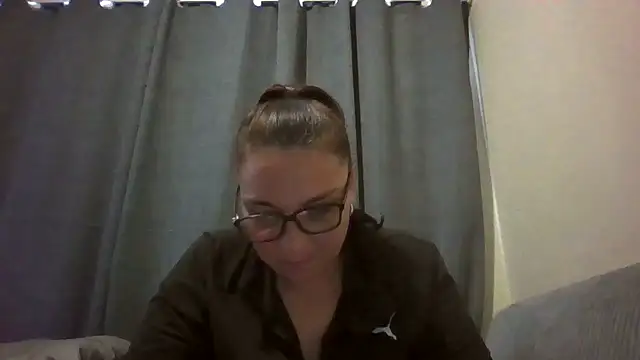 Snapshot of lilMissMarli chatting on 04/17/26, 08:28 lilMissMarli online show from 04/17/26, 08:28