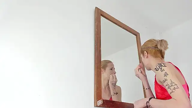 Snapshot of natacha_ferrer1 chatting on 11/28/25, 11:35 natacha ferrer1 online show from 11/28/25, 11:35