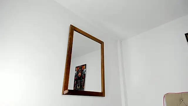 Snapshot of natacha_ferrer1 chatting on 12/16/25, 12:32 natacha ferrer1 online show from 12/16/25, 12:32