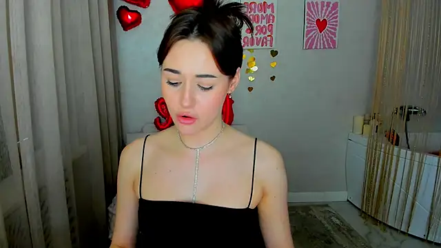 Snapshot of MakeYoueHappy chatting on 02/16/26, 12:01 MakeYoueHappy online show from 02/16/26, 12:01