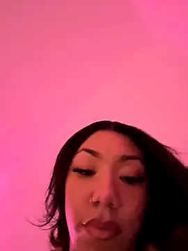 lightskinlatina online show from 11/25/25, 10:10