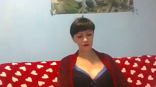 Snapshot of IffetLove42 chatting on 11/12/25, 06:08 IffetLove42 online show from 11/12/25, 06:08