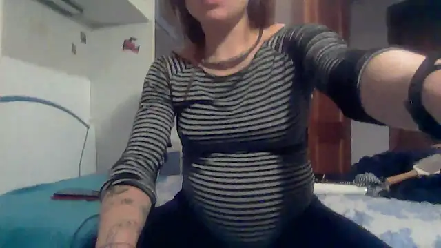 SinnEmily online show from 12/19/25, 11:34