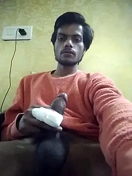 Snapshot of Luckysucks chatting on 11/15/25, 07:32 Luckysucks online show from 11/15/25, 07:32