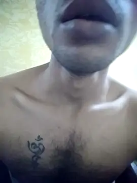 Snapshot of Luckysucks chatting on 11/21/25, 07:07 Luckysucks online show from 11/21/25, 07:07