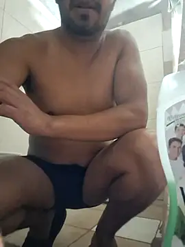 Snapshot of sanz957 chatting on 11/13/25, 04:44 sanz957 online show from 11/13/25, 04:44