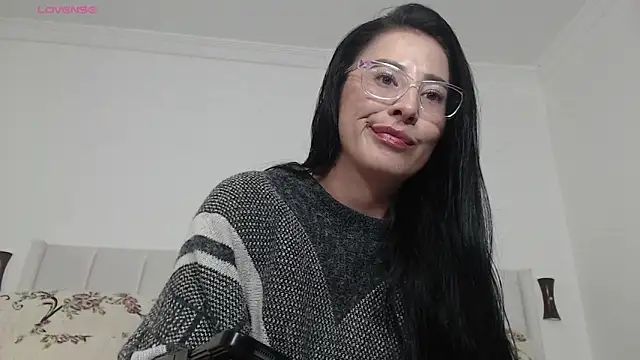 Emma Hotkiss online show from 04/21/26, 03:57