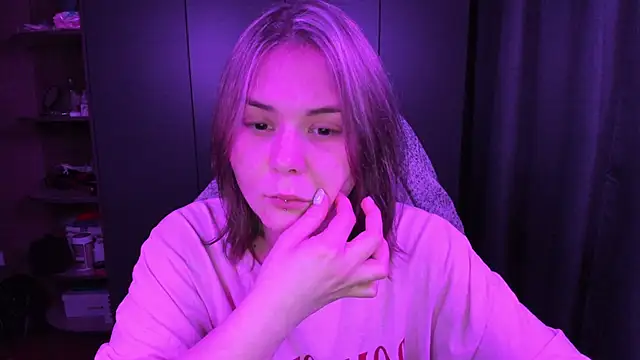 sophia lix online show from 11/12/25, 06:19