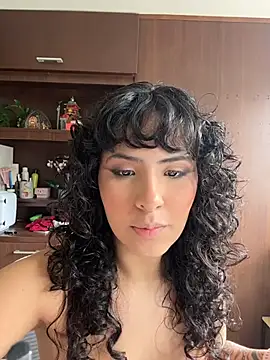 Snapshot of SugarTroubl33 chatting on 10/30/25, 01:12 SugarTroubl33 online show from 10/30/25, 01:12