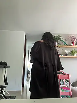 Snapshot of SugarTroubl33 chatting on 11/18/25, 02:43 SugarTroubl33 online show from 11/18/25, 02:43