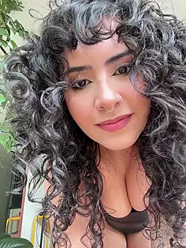 Snapshot of SugarTroubl33 chatting on 11/19/25, 01:33 SugarTroubl33 online show from 11/19/25, 01:33