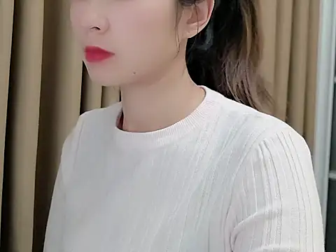 Snapshot of lvy-002 chatting on 11/14/25, 03:16 lvy-002 online show from 11/14/25, 03:16