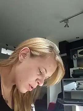 Snapshot of coralu2215 chatting on 02/15/26, 12:58 coralu2215 online show from 02/15/26, 12:58