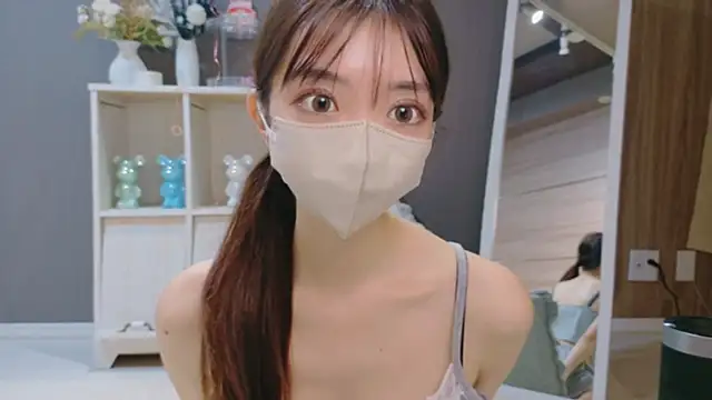 Sana-jpn online show from 12/21/25, 12:01