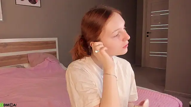Snapshot of AngelWisee chatting on 05/19/26, 03:02 AngelWisee online show from 05/19/26, 03:02