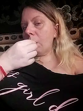 Lana-murr online show from 12/22/25, 08:11